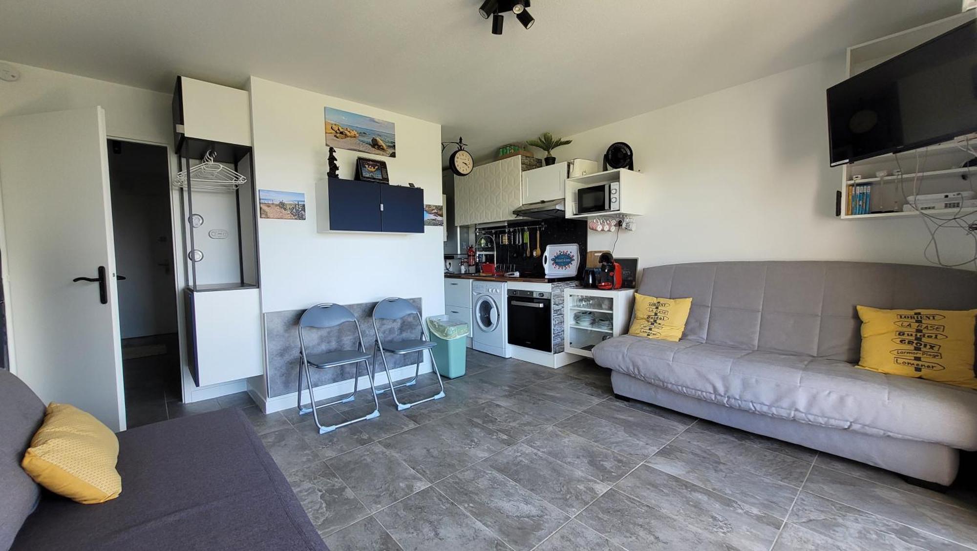 Update Location Lanester Exterior photo